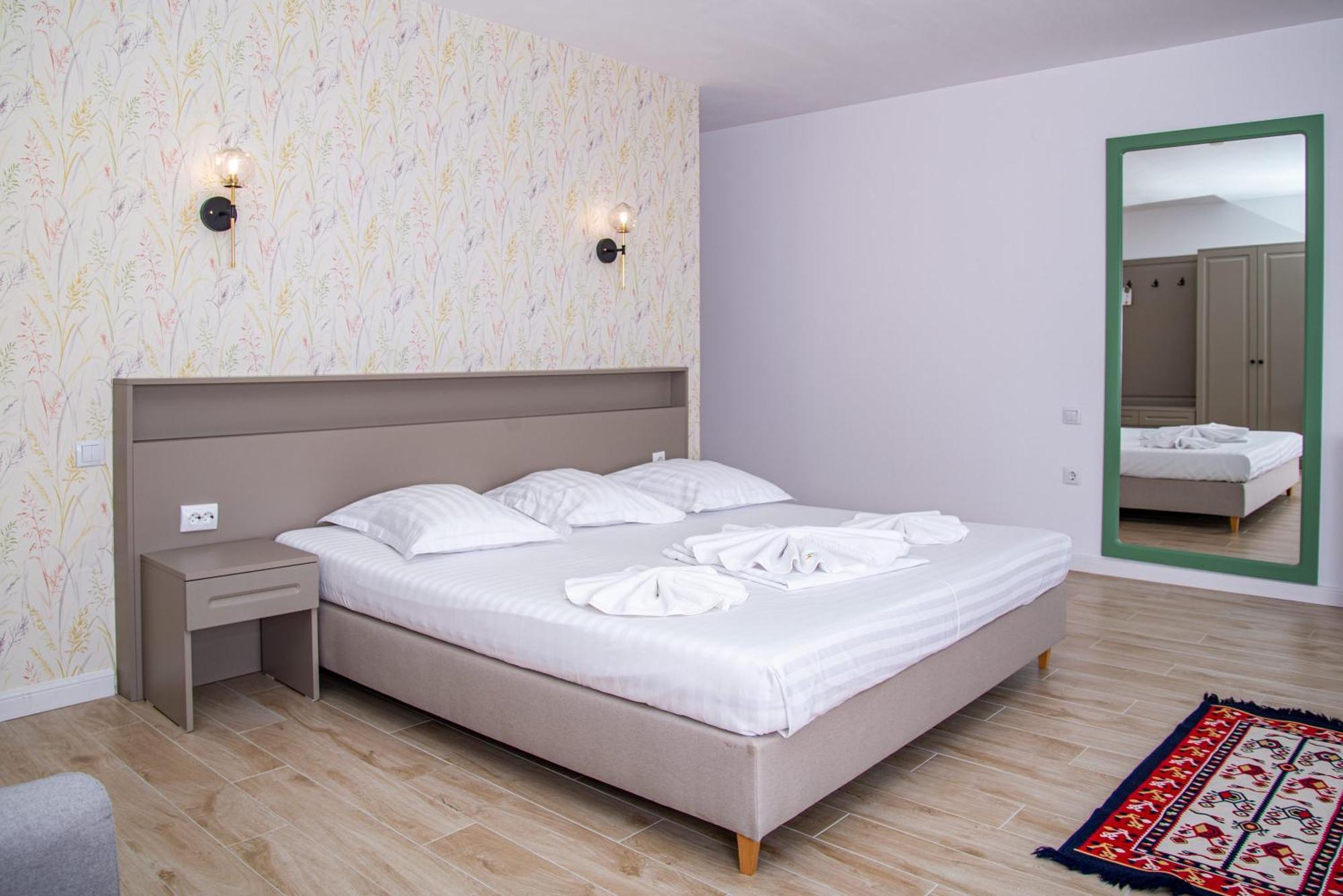 Paradis Hotel Mila Douăzeci şi Trei エクステリア 写真