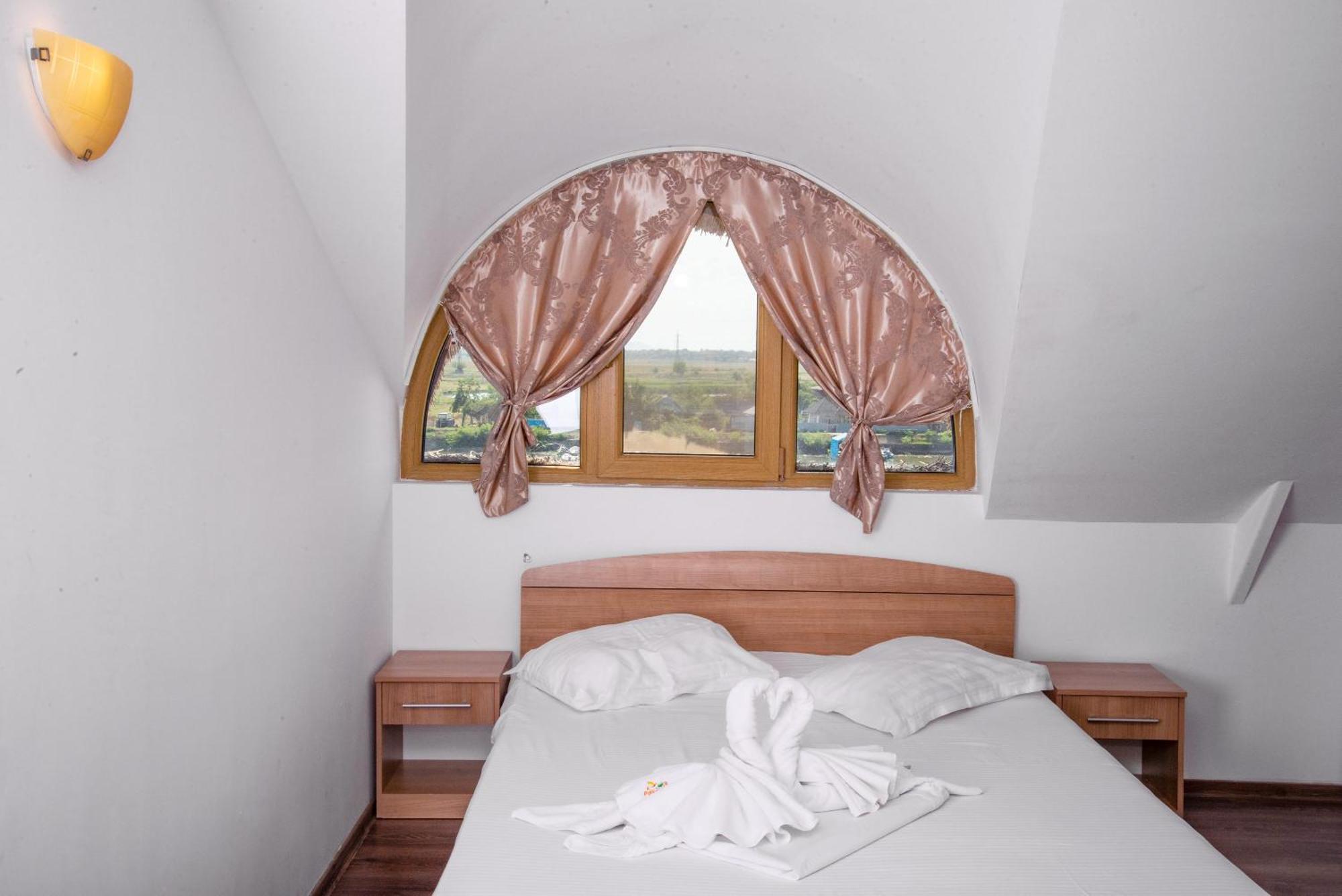 Paradis Hotel Mila Douăzeci şi Trei エクステリア 写真