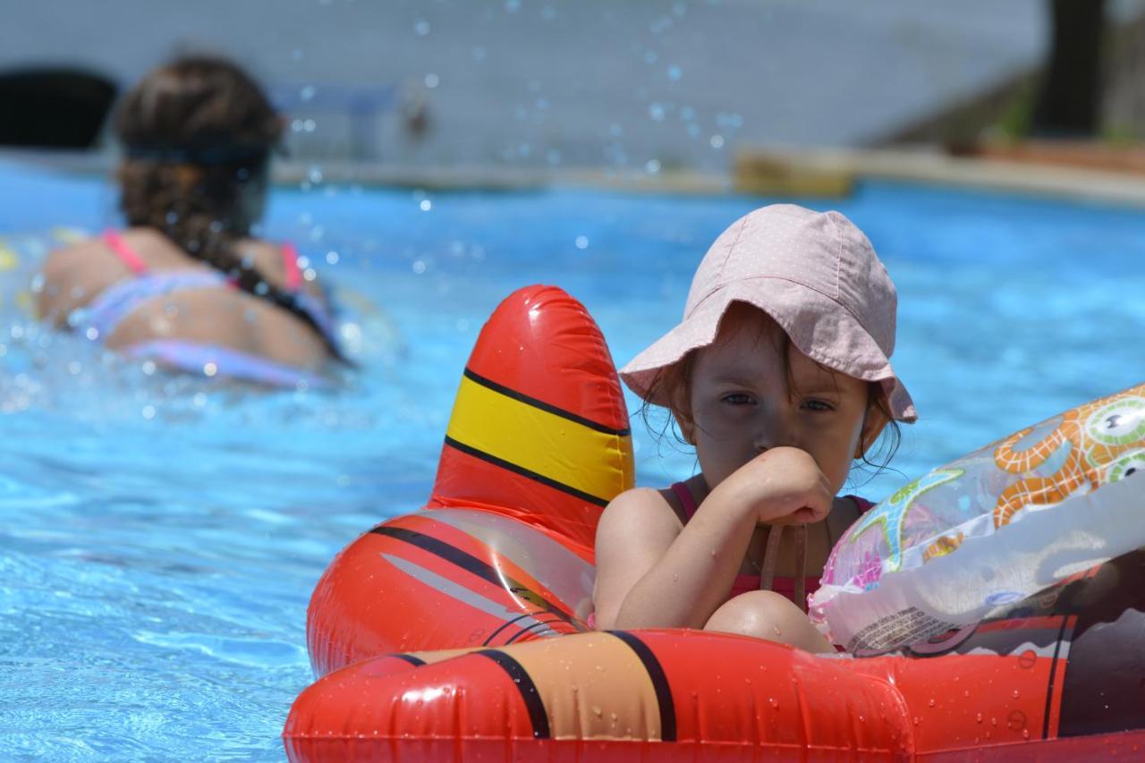 Paradis Hotel Mila Douăzeci şi Trei エクステリア 写真